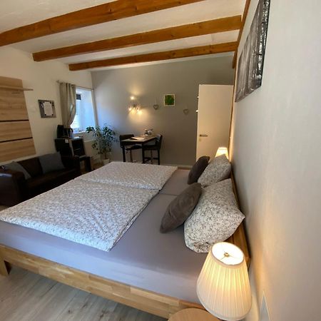 Grosses Doppelzimmer Mit Eigenem Bad Und Kuehlschrank, Frisch Saniert フリードリッヒシュコオク エクステリア 写真