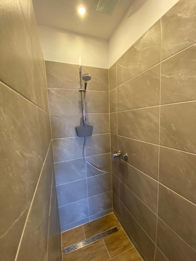 Grosses Doppelzimmer Mit Eigenem Bad Und Kuehlschrank, Frisch Saniert フリードリッヒシュコオク エクステリア 写真