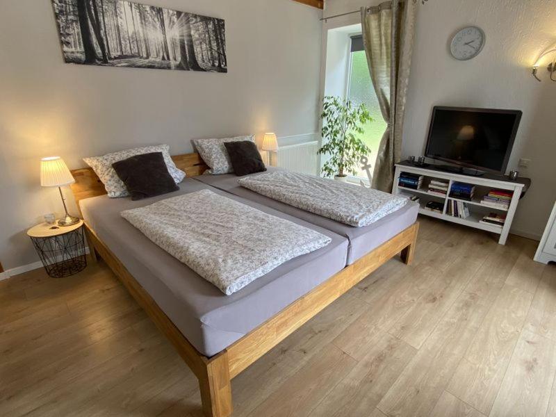 Grosses Doppelzimmer Mit Eigenem Bad Und Kuehlschrank, Frisch Saniert フリードリッヒシュコオク エクステリア 写真