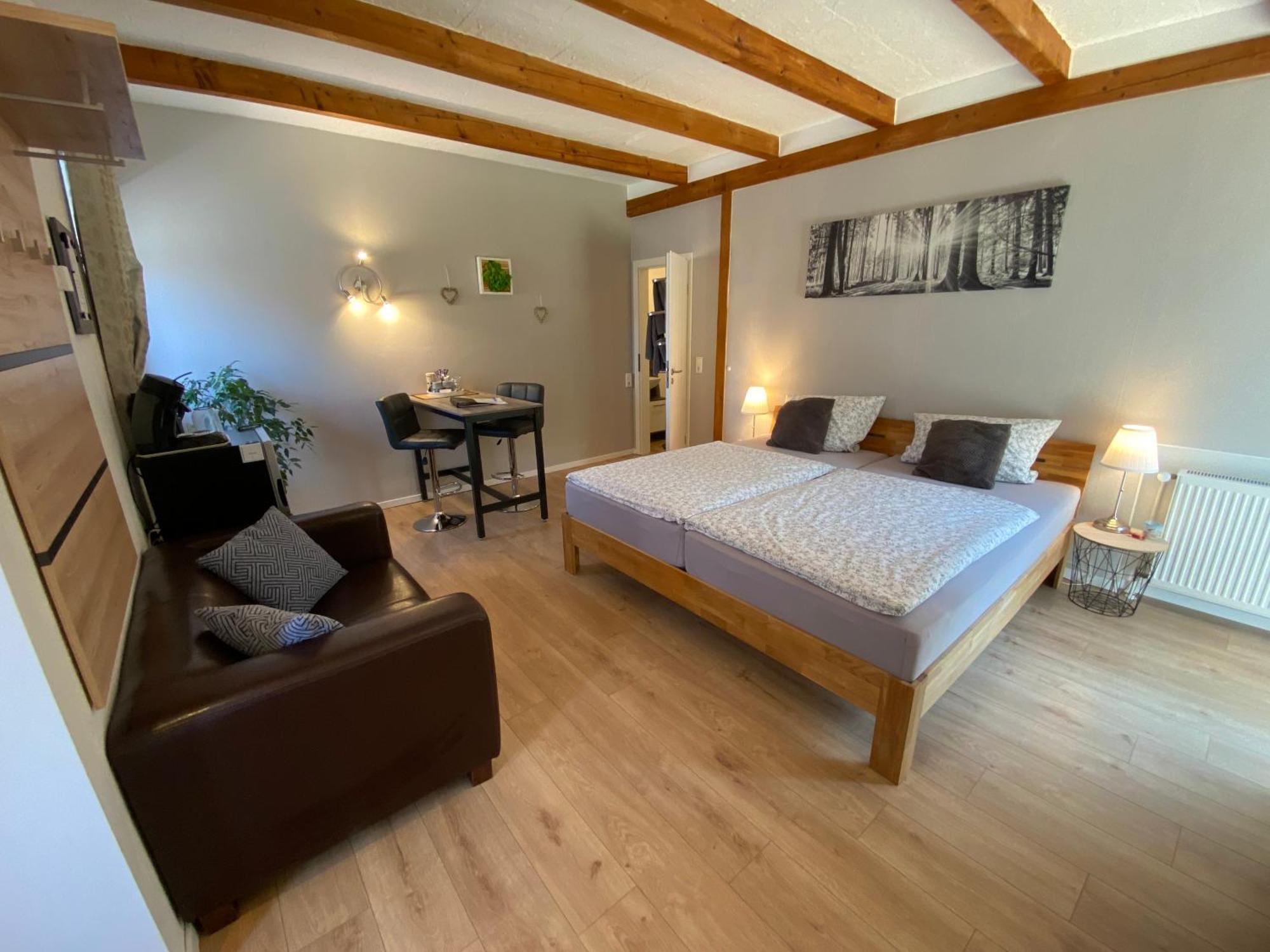 Grosses Doppelzimmer Mit Eigenem Bad Und Kuehlschrank, Frisch Saniert フリードリッヒシュコオク エクステリア 写真